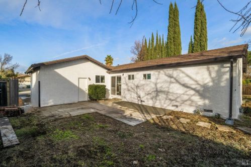1930 Forest Ln, Vacaville CA  95687-6115 exterior