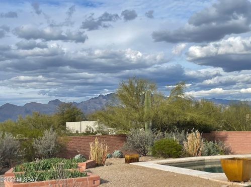 1648 Horseshoe Trl, Tucson, AZ 85745-1310