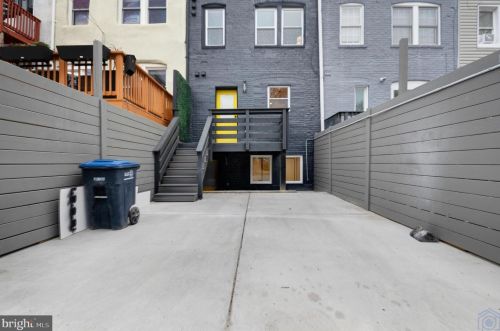 1116 Abbey Pl, Washington DC  20002-3416 exterior