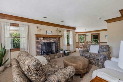 6429 Winding Tree Dr, New Carlisle, OH 45344-9168