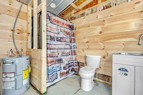 17978 Nashport Rd, Nashport OH  43830-4601 exterior