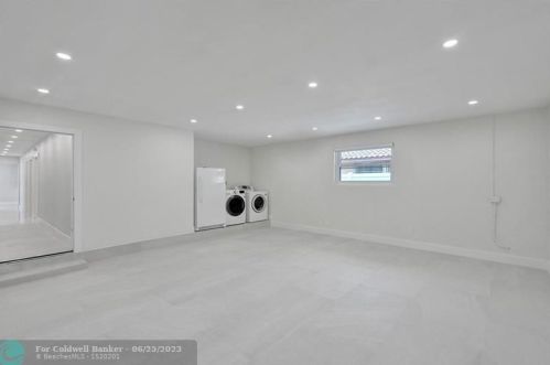 3850 36th Ave, Hollywood FL  33021-1900 exterior