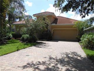 6837 Bent Grass Dr, Naples FL  34113-3046 exterior