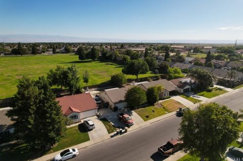 10717 Anacostia Way, Bakersfield CA 93311-3203 exterior