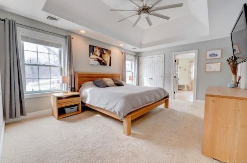 14 Farm Ridge Rd, Unionville CT  06013-2018 exterior