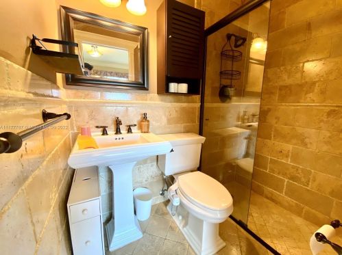 5750 112 Ter, Hialeah FL  33012-2573 exterior