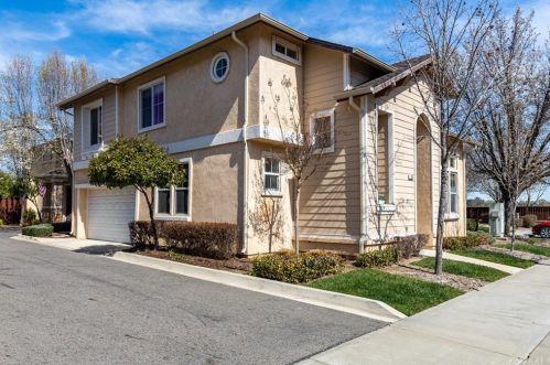 753 Cottage Ln, Lake Nacimiento, CA 93446-6383