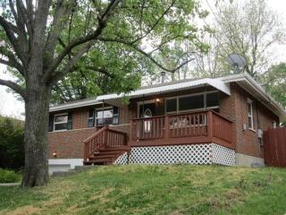 677 Maple Tree Ln, Covington, KY 41018-1107