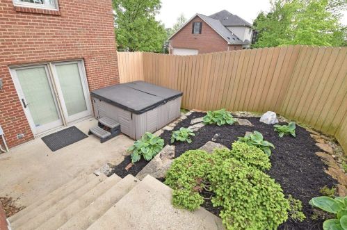 1043 Robertson Rd, Covington KY  41015-2145 exterior