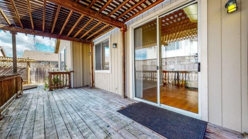 1951 Yellow Rose Ln, Santa Rosa CA  95407-4546 exterior