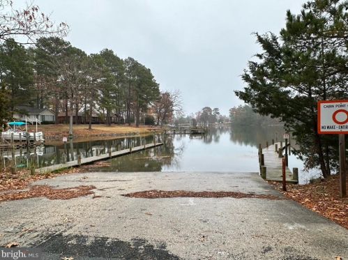 48 Essex Pl, Montross VA  22520-4028 exterior