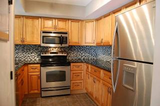 140 Manhattan Ct, Cary, NC 27511-3258
