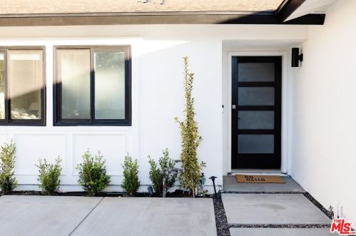 2172 Lysander Ave, Simi Valley CA 93065-1756 exterior