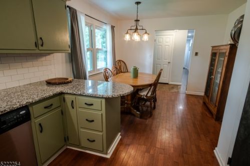 14 Jackie Dr, Hackettstown NJ  07840-5628 exterior