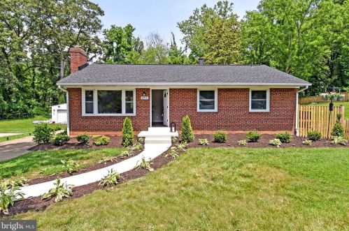 8913 Lagrange St, Lorton VA  22079-1626 exterior