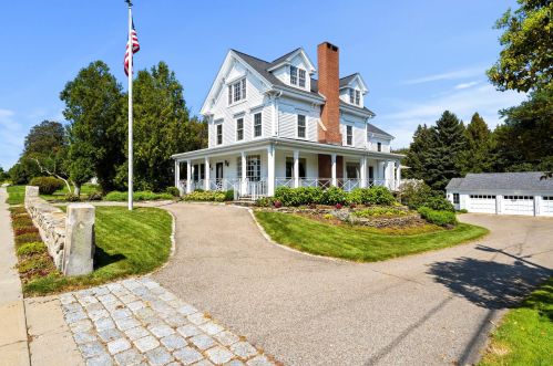 7 Atlantic Ave, North Hampton, NH 03862-2305