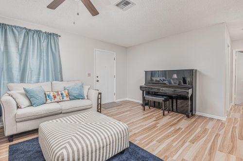 313 Dearman St, Fort Pierce, FL 34983-1531