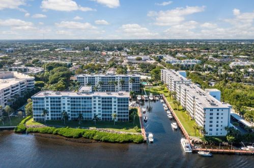 1 Harbourside Dr, Delray Beach FL  33483-5126 exterior