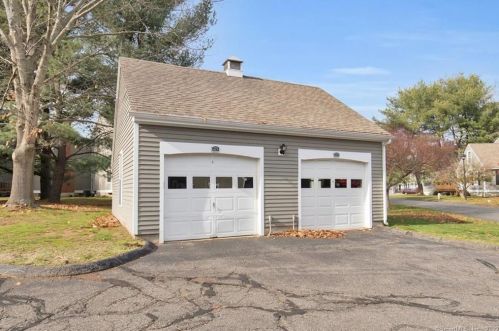 275 Georgetown Dr, Glastonbury, CT 06033-2345