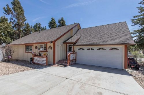 1105 North Shore Dr, Big Bear City, CA 92314-9408