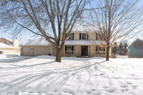 799 Ashley Dr, Chaska, MN 55318-1554