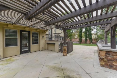 28 Climbing Vine, Irvine CA  92603-0200 exterior