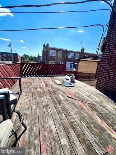 6339 Elmhurst St, Philadelphia PA 19111-5804 exterior