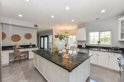 568 Avenida Esplendor, Walnut CA  91789-2684 exterior