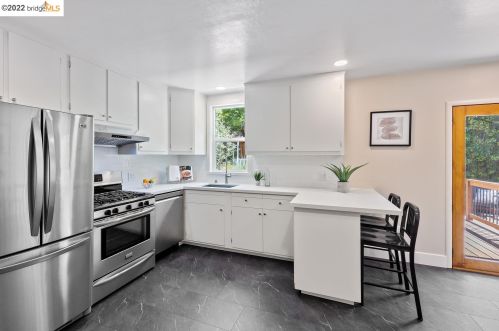 3028 Jordan Rd, Oakland CA  94602-3529 exterior
