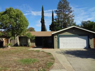 2705 Escobar Way, Sacramento, CA 95827-1123