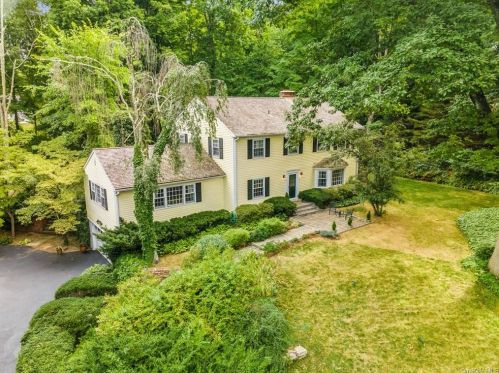 55 Shadow Brook Pkwy, Chappaqua, NY 10514-2735
