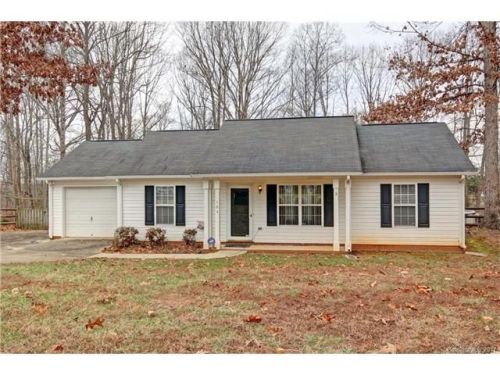 104 Stately Pines Dr, Bells Cross Roads, NC 28166-8803