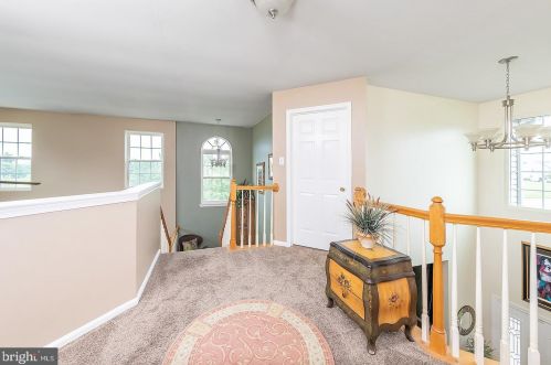 1 Helen Lois Ct, Pilesgrove NJ  08098-2639 exterior