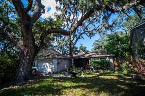 14725 Daybreak Dr, Lutz, FL 33559-3200