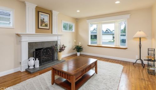 15771 Wicklow Ln, Huntington Beach, CA 92647-3147