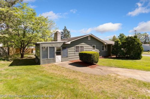 412 Valley Way, Bricktown NJ  08723-4914 exterior