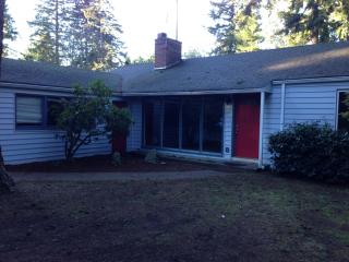 12600 Nyanza Rd, Lakewood WA  98499-1450 exterior