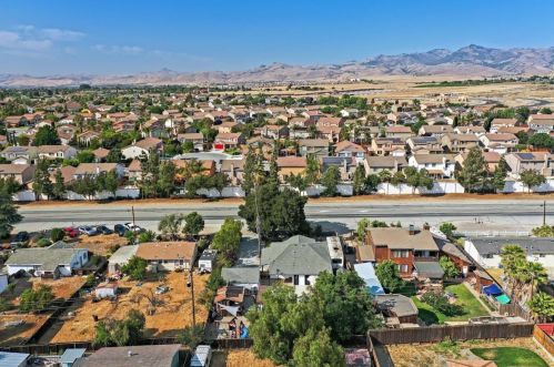 3130 Airline Hwy, Hollister CA  95023-9725 exterior
