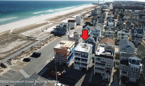 5 Fort Ave, Pelican Island NJ  08751-1512 exterior