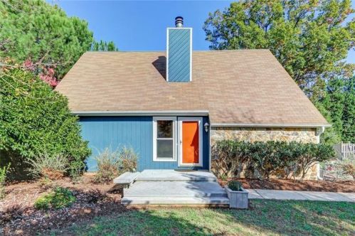 7 Wildberry Ct, Greensboro, NC 27409-2712