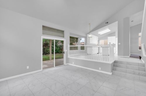 8702 White Peacock Way, Elk Grove CA  95624-3701 exterior