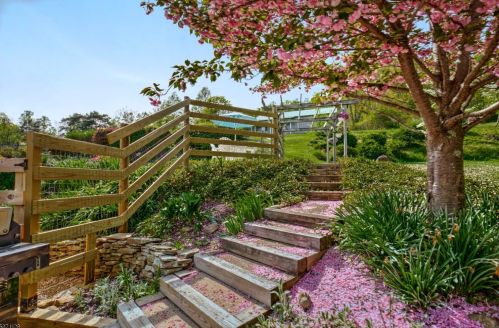 30 Fox Chase Rd, Chester NJ  07930-2915 exterior