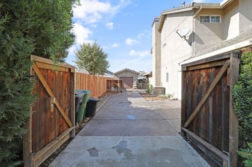 235 Meyenberg Ave, Ripon CA  95366-2921 exterior