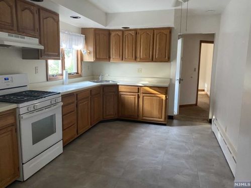 365 Washington Ave, Cliffside Park NJ  07010-1808 exterior