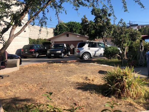 11718 Blythe St, North Hollywood, CA 91605-2520