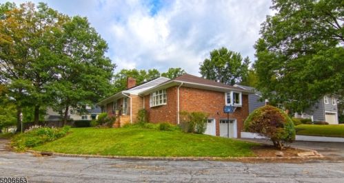 19 Wesley Ct, South Orange, NJ 07079-1442
