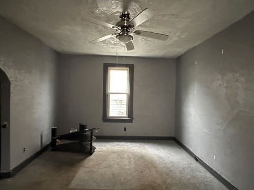 1922 Leishman Ave, New Kensington PA  15068-4245 exterior