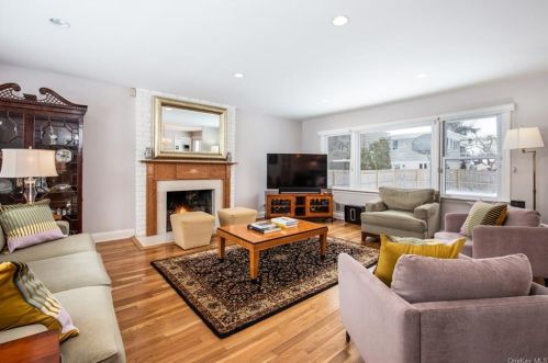 6 Bonwit Rd, Rye Brook NY  10573-1937 exterior