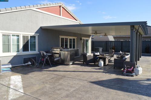 1205 Camelia Dr, Liberty Farms CA  95620-0037 exterior