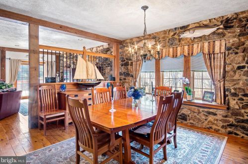 222 Longspur Dr, Wilmington DE  19808-4363 exterior